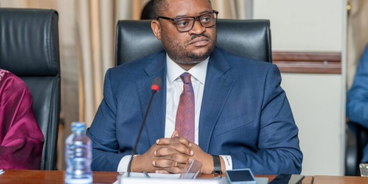 Finances Publiques : Le Pari Gagnant de Doudou Fwamba pour une Réforme de Rupture