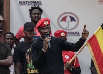 Bobi wine : l’exil forcé d’une icône face au “système” museveni