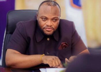 Kinshasa face à l’insalubrité : le gouverneur Daniel Bumba hausse le ton et met les bourgmestres sous pression