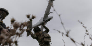 Ukraine : Moscou évoque une attaque massive de drones, Budapest réduit son soutien énergétique