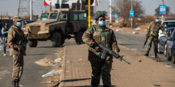 Johannesburg sous surveillance militaire : L’ultime rempart contre l’abîme du crime organisé