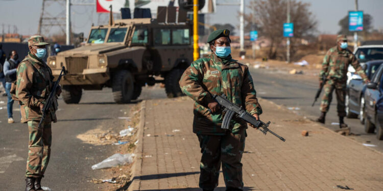 Johannesburg sous surveillance militaire : L’ultime rempart contre l’abîme du crime organisé
