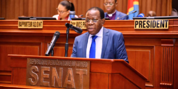 Sénat congolais : Modeste Bahati fragilisé par une pétition après ses propos sur la Constitution
