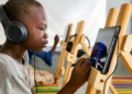 La Zambie connecte 2 500 écoles supplémentaires à Internet : le numérique comme outil d’équité éducative