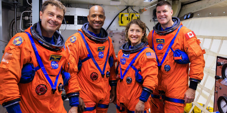 Artemis II : les quatre astronautes de retour sur Terre après avoir repoussé les frontières de l’humanité