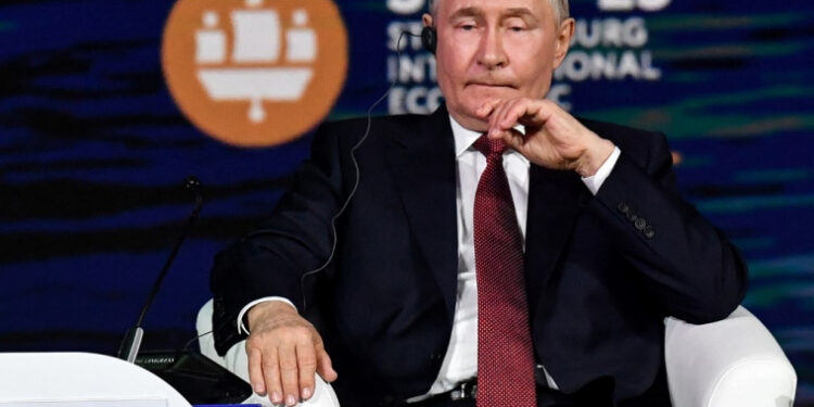 Poutine admet le rouge économique : l’économie de guerre s’effondre, la Russie entre en récession