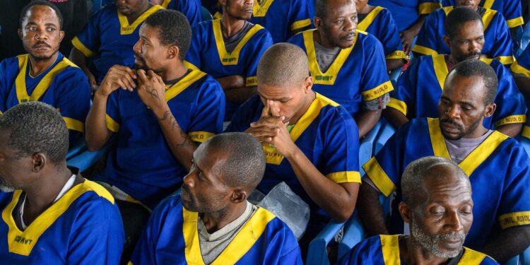 Procès Malanga : un Britannique extradé, Kinshasa poursuit le désengagement des détenus étrangers