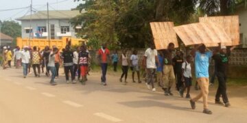Kisangani sous tension : des habitations rasées pour un camp militaire, les élus provinciaux montent au créneau