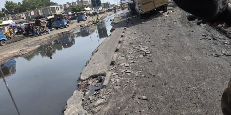 Kinshasa : l’avenue de l’Université à l’abandon, la colère des usagers monte