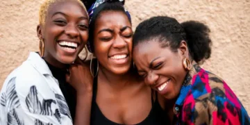 Bonheur en Afrique : le classement 2026 révèle les pays où il fait le mieux vivre