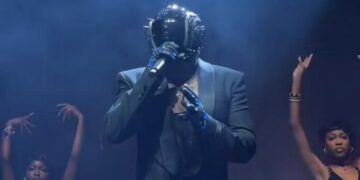 Ferré Gola enflamme l’Accor Arena avec des invités de marque