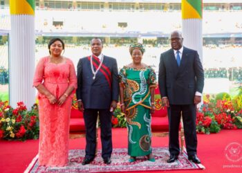 Tshisekedi au stade de Brazzaville : ovationné d’un côté du fleuve, Kagame hué de l’autre