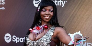 Les Flammes 2026 : Theodora sacre la musique afro-caribéenne, Gims couronne la controverse, Werenoi à titre posthume