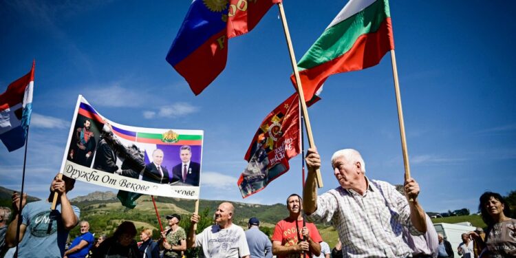 La Bulgarie vote ce dimanche dans l’ombre de la Russie : un scrutin qui pourrait modifier l’équilibre de l’OTAN