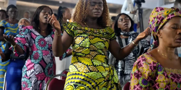 19 000 associations confessionnelles en RDC : la foi comme infrastructure sociale dans un État défaillant