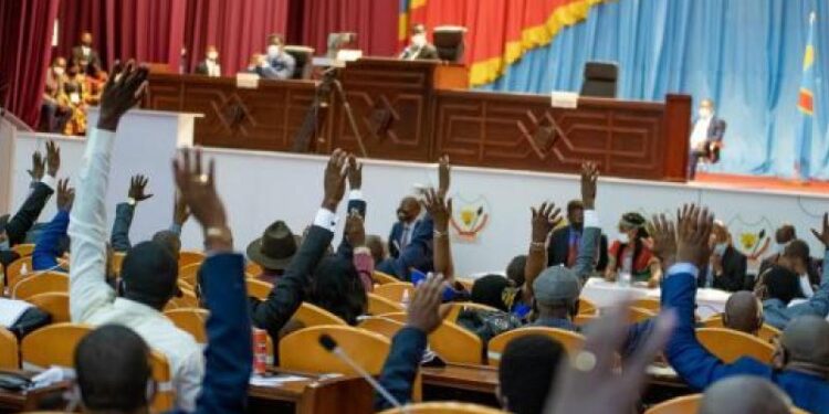 Référendum en RDC : l’Assemblée nationale déclare la loi recevable, l’opposition crie au coup d’État constitutionnel
