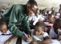 Journée nationale de l’enseignement : les maîtres de l’école congolaise célébrés en grande pompe mais payés en petite monnaie