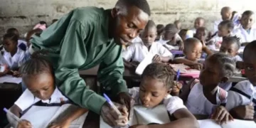 Journée nationale de l’enseignement : les maîtres de l’école congolaise célébrés en grande pompe mais payés en petite monnaie