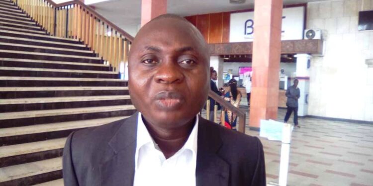 Constitution : Serge Mayamba prévient “on pousse Tshisekedi dans un piège”