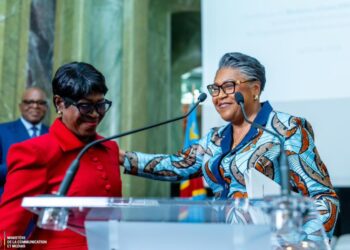 Suminwa à Paris mobilise la diaspora pour la candidature de Juliana Lumumba à l’OIF