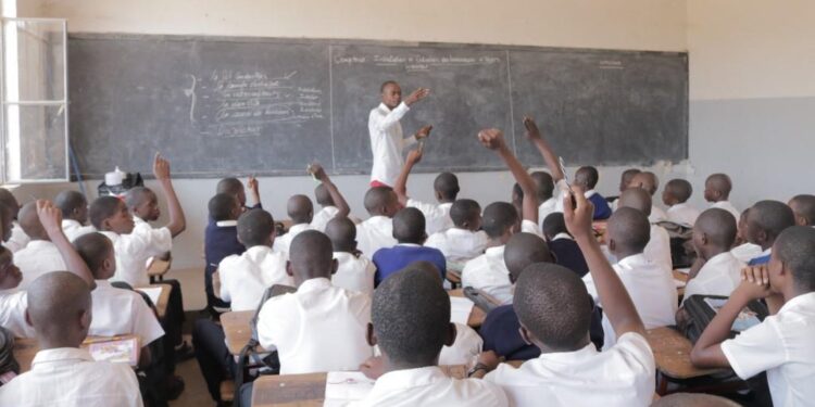 800 000 enseignants, 20 millions d’élèves : la RDC face au vertige de son système éducatif