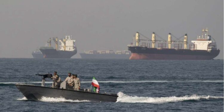 Le troisième round tarde : sanctions sur les entreprises chinoises, menaces sur les navires, la guerre en Iran cherche sa sortie