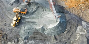 Afrique : exporter plus, gagner moins — le défi de la transformation des minerais