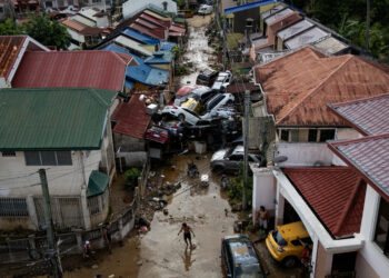 Philippines : un puissant séisme de magnitude 7,8 fait au moins 35 morts et déclenche des alertes au tsunami