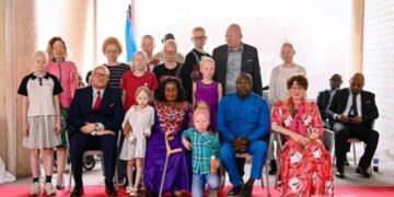Albinisme : la ministre Esambo réaffirme l’engagement de l’État pour l’inclusion – et les actes attendus