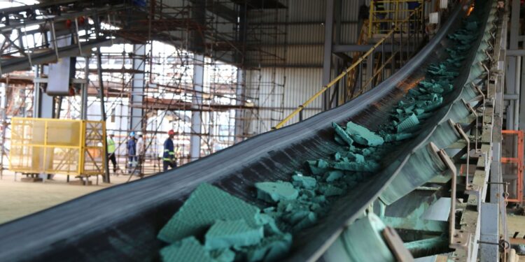RDC : une étude estime que jusqu’à 5 000 tonnes d’uranium naturel auraient été exportées avec le cobalt entre 2000 et 2024