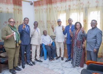 Taupin Kabongo Mukengeshayi chez le doyen Mususu : une visite de courtoisie qui relance le débat sur le leadership au sein de l’UDPS
