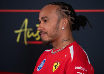 Lewis Hamilton appelle à « libérer » le Congo : la Formule 1 au Rwanda sous le feu des critiques