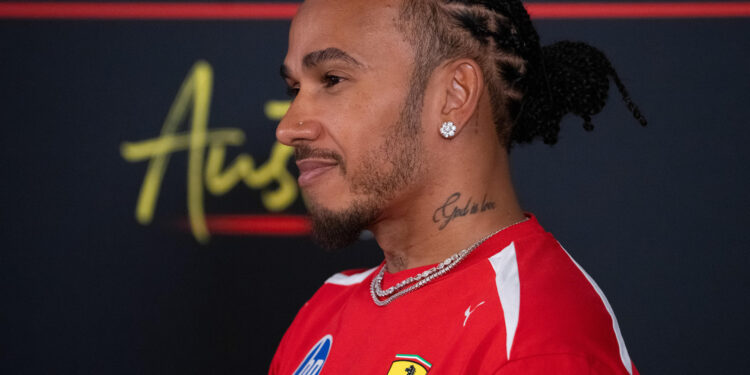 Lewis Hamilton appelle à « libérer » le Congo : la Formule 1 au Rwanda sous le feu des critiques