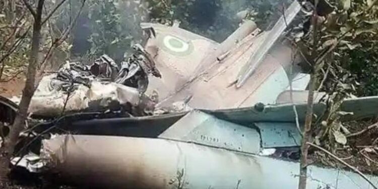 Nigeria : un avion militaire s’écrase dans l’État d’Ondo, 25 morts